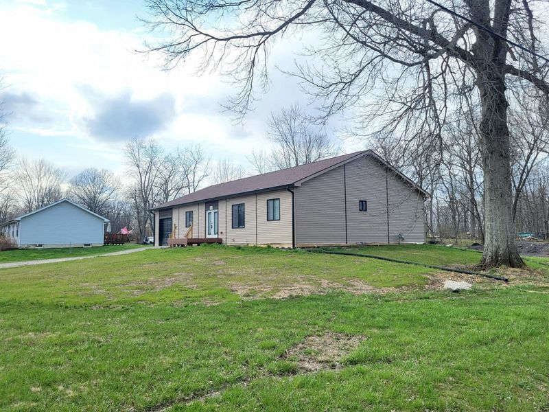 150 Breanna Lane SW, Pataskala, OH 43062 Photo 2