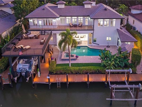 453 18th AVE S, NAPLES, FL 34102