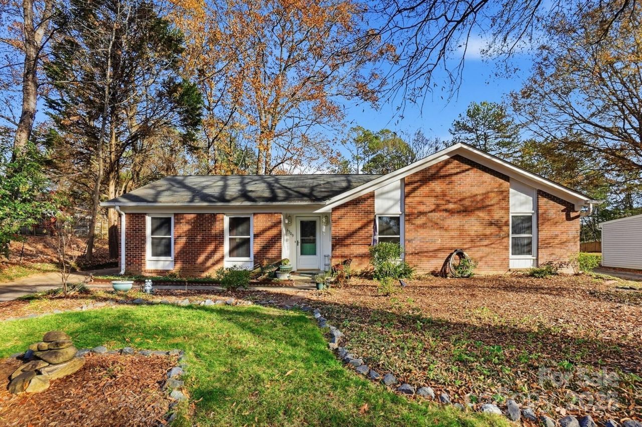 6309 Pineburr Road, Charlotte, NC 28211 Main Photo