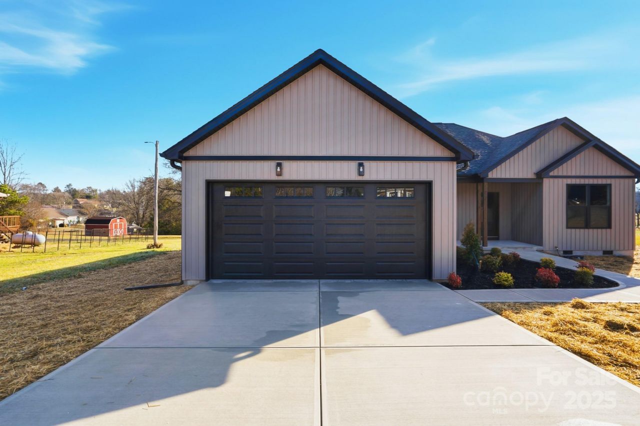 222 River Hill Road, Statesville, NC 28625 Main Photo