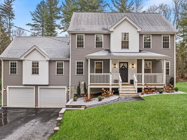 48 Walnut St, Douglas, MA 01516