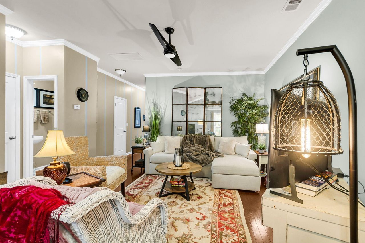 1636 Saint Johns Parrish Way Photo 10