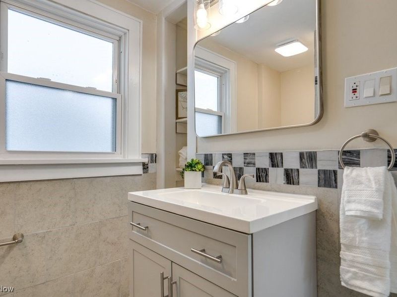 1133 Mount Vernon Avenue, Akron, OH 44310 Photo 26