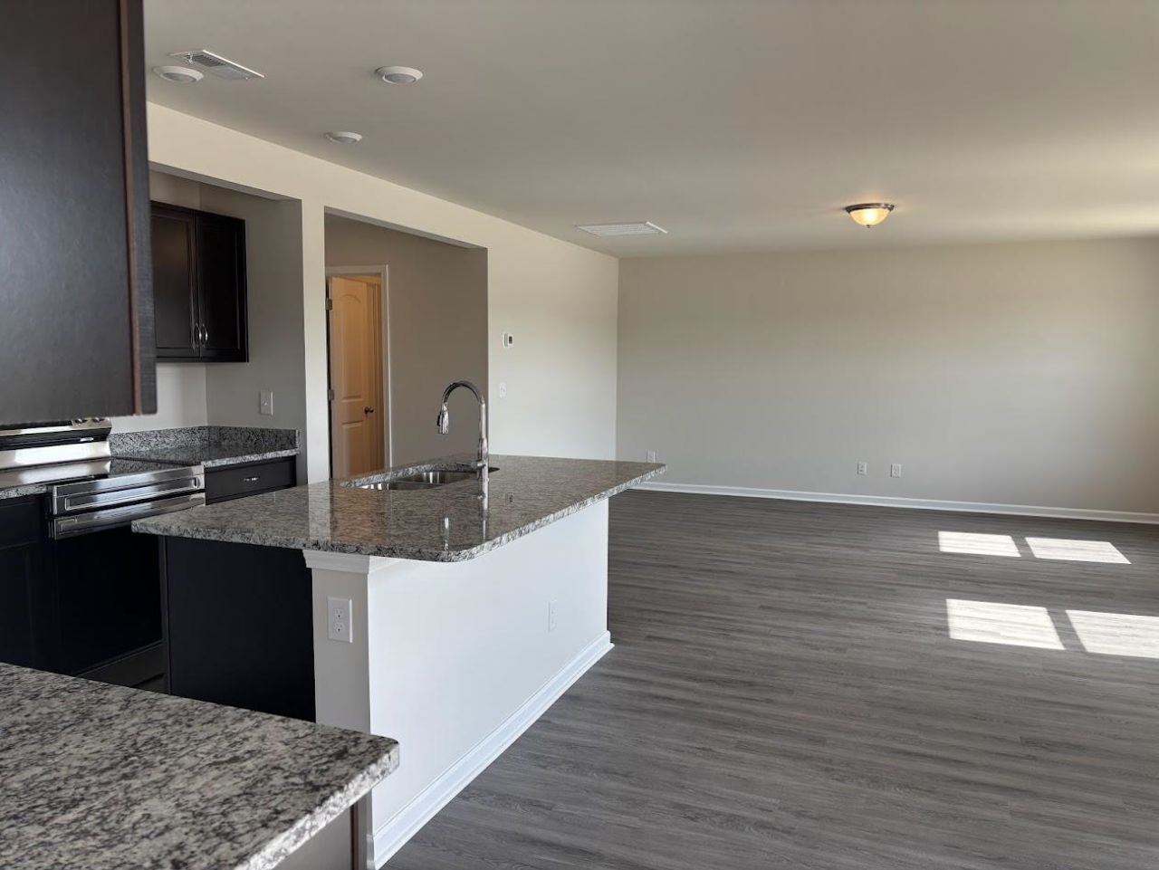 2654 Tansy Rd. Photo 4