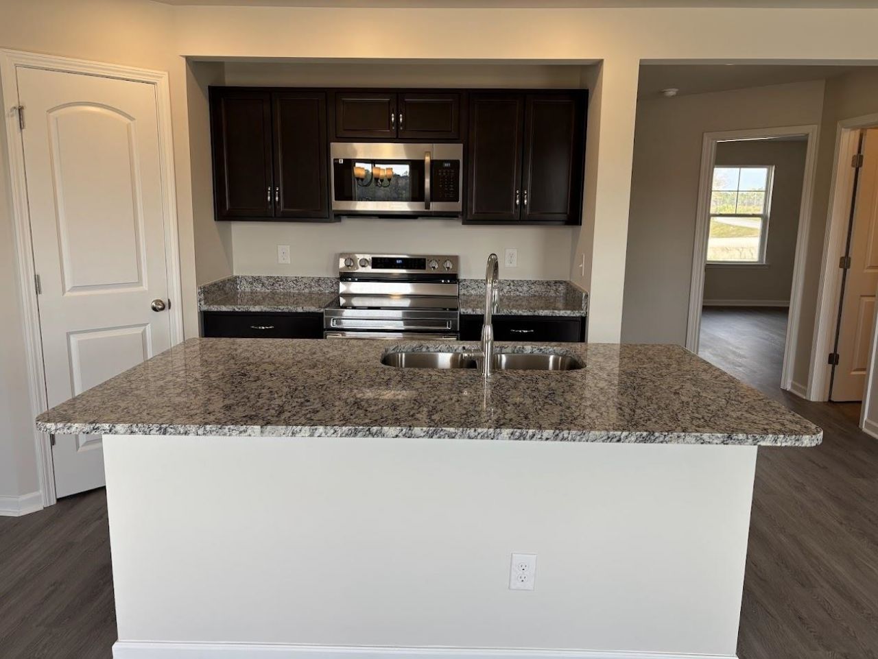 2654 Tansy Rd. Photo 6