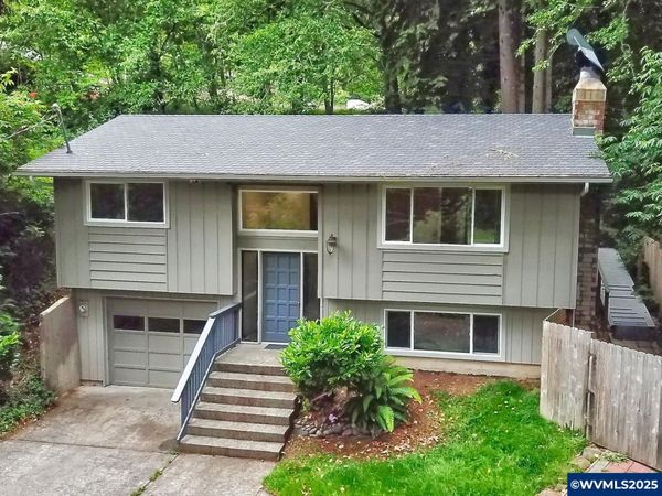 1745 NE West Devils Lake Rd, Lincoln City, OR 97367