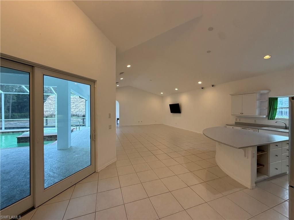570 31st St Nw, Naples, FL 34120 Photo