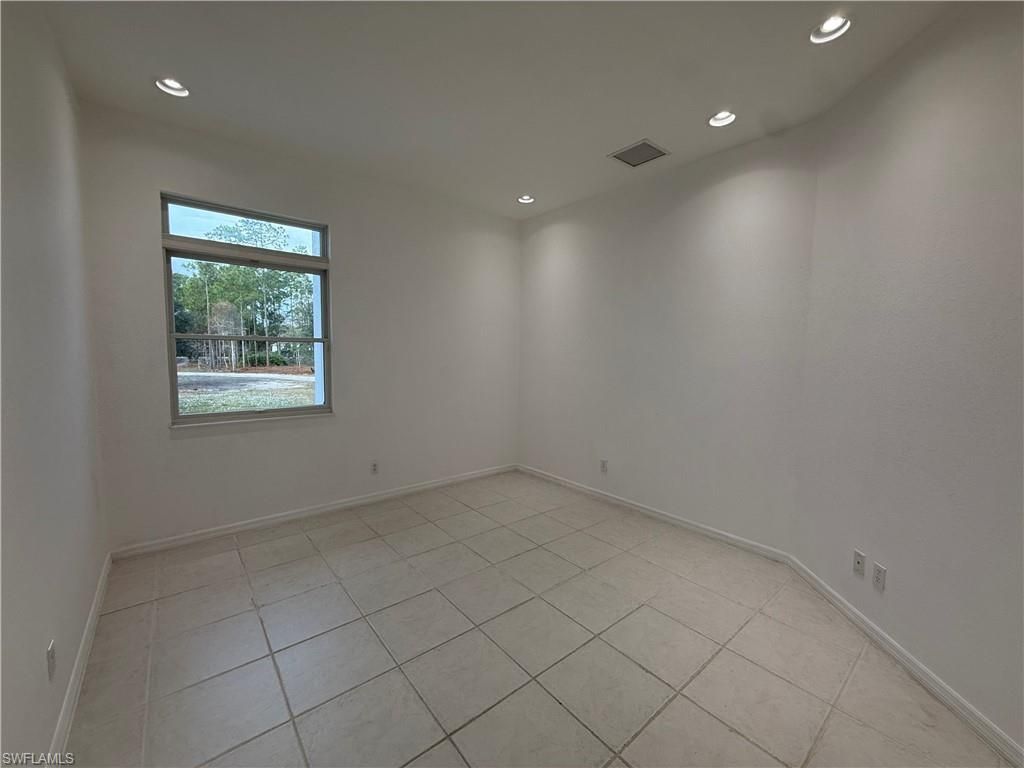 570 31st St Nw, Naples, FL 34120 Photo