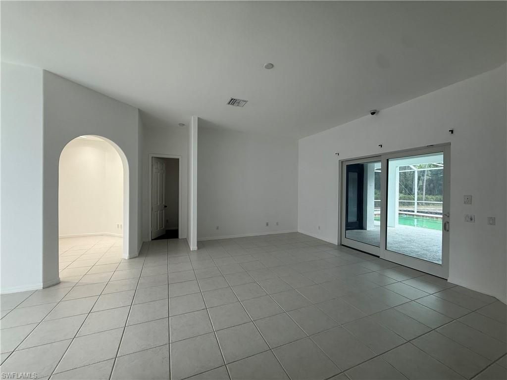 570 31st St Nw, Naples, FL 34120 Photo