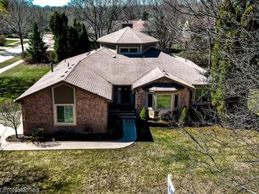 1671 Apple Drive, Troy, MI 48098