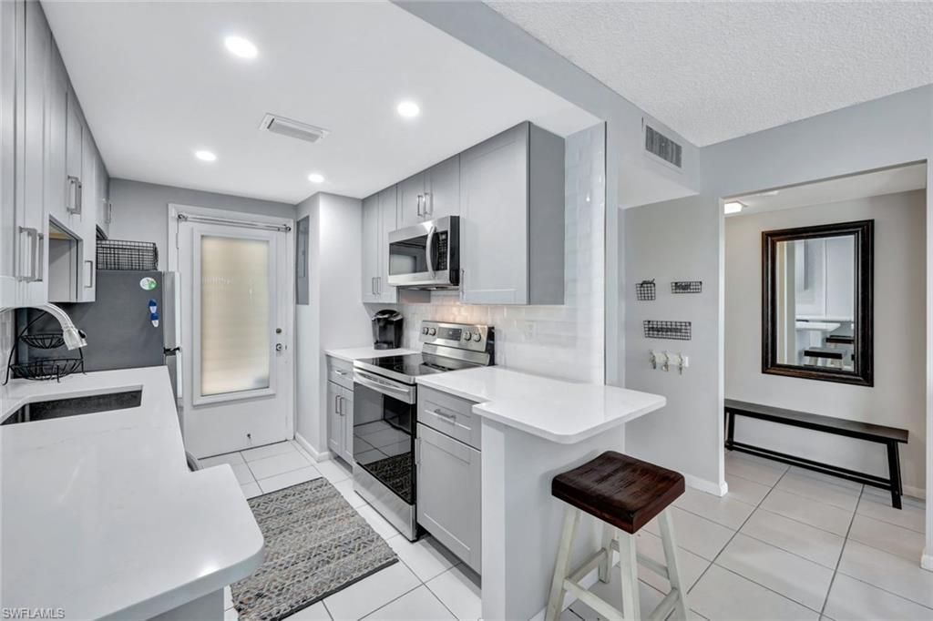 1300 Gulf Shore Blvd N, Unit 407, Naples, FL 34102 Photo