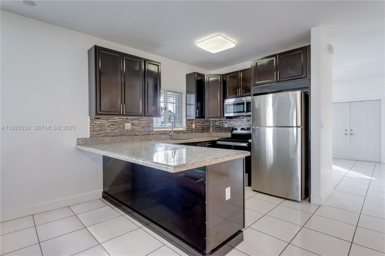 13941 SW 13th St, Miami, FL 33184 Photo