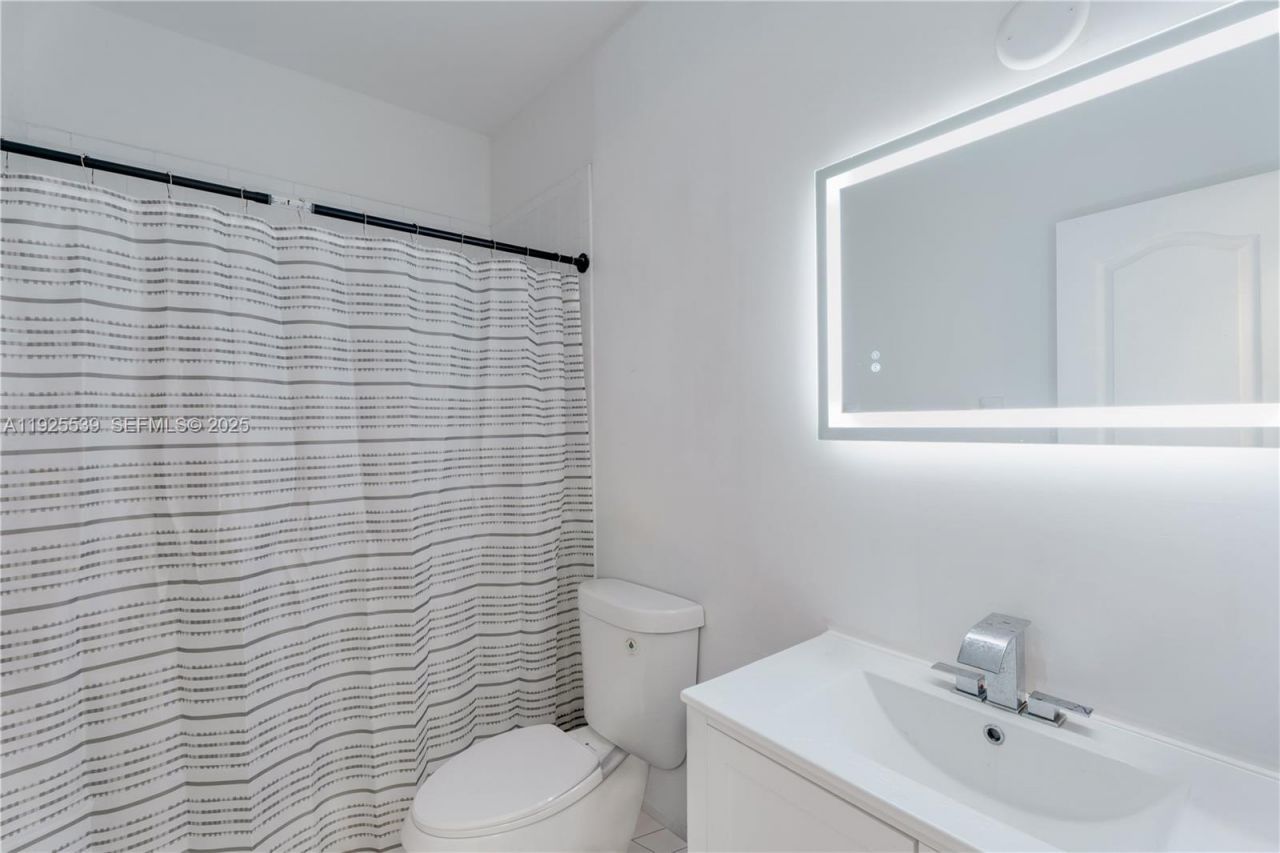 13941 SW 13th St, Miami, FL 33184 Photo