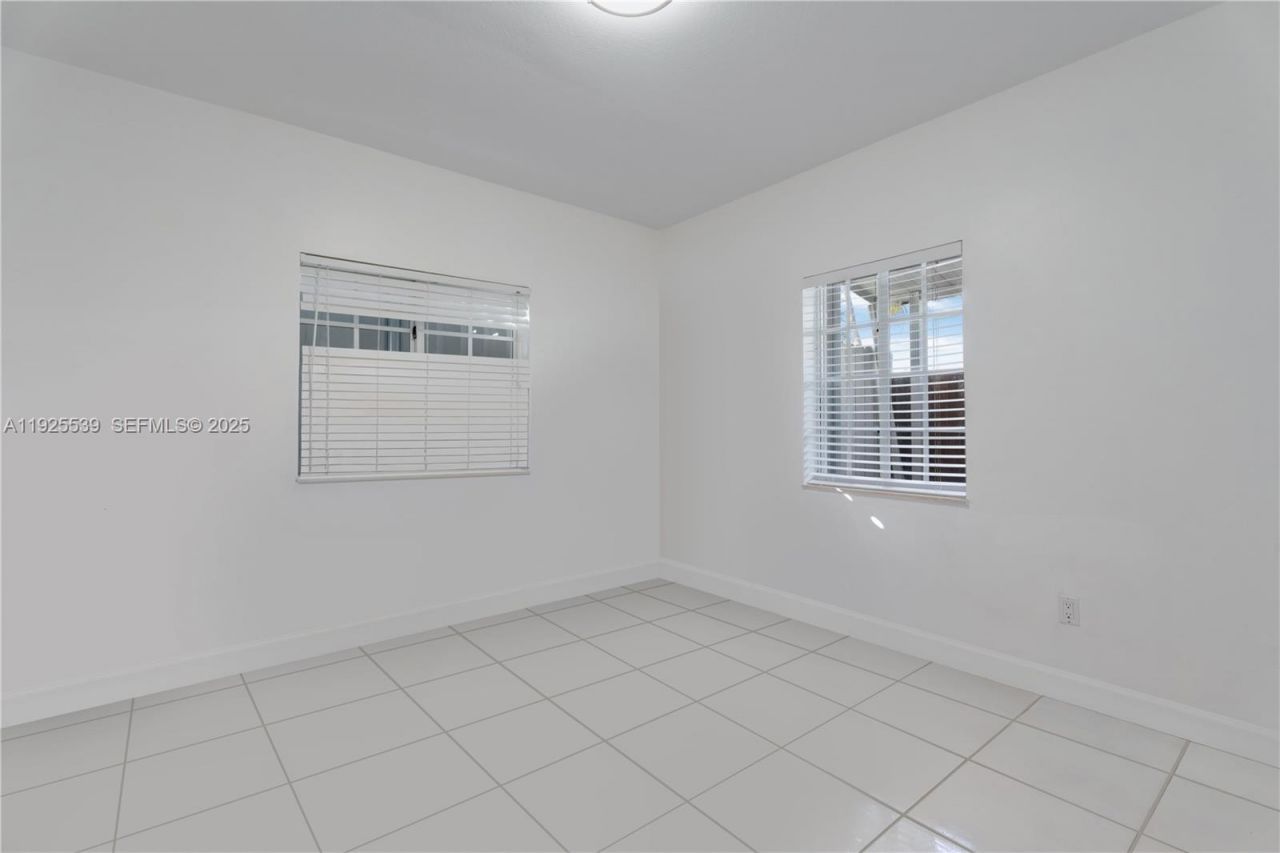 13941 SW 13th St, Miami, FL 33184 Photo