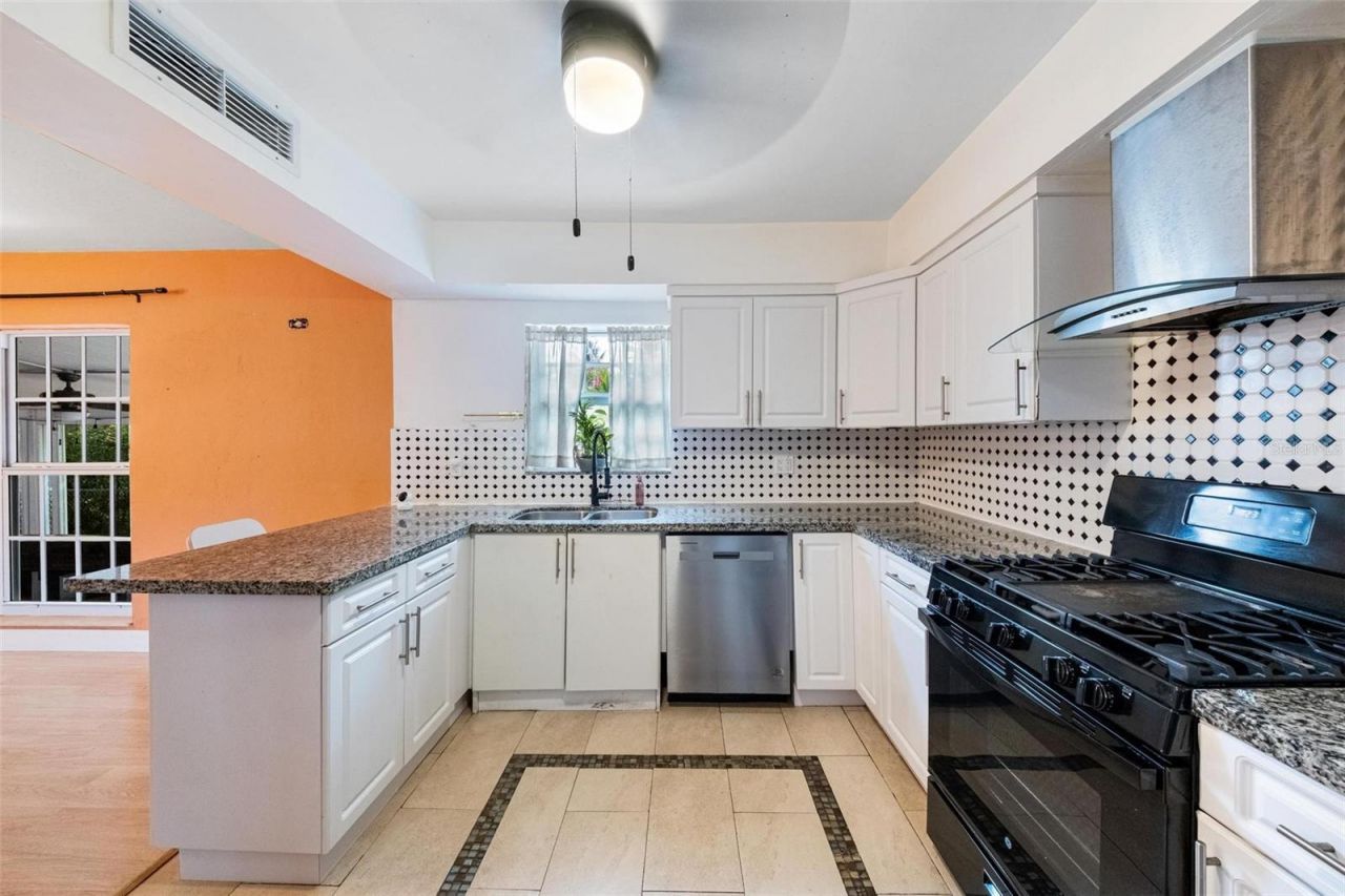 12995 NE 5th Avenue, North Miami, FL 33161 Photo