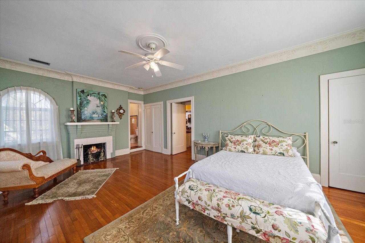 2830 Bay Shore Circle, Sarasota, FL 34234 Photo