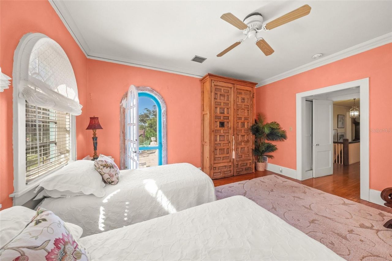 2830 Bay Shore Circle, Sarasota, FL 34234 Photo