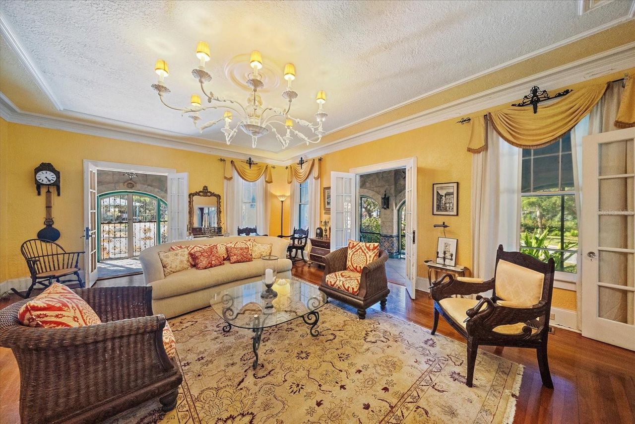 2830 Bay Shore Circle, Sarasota, FL 34234 Photo