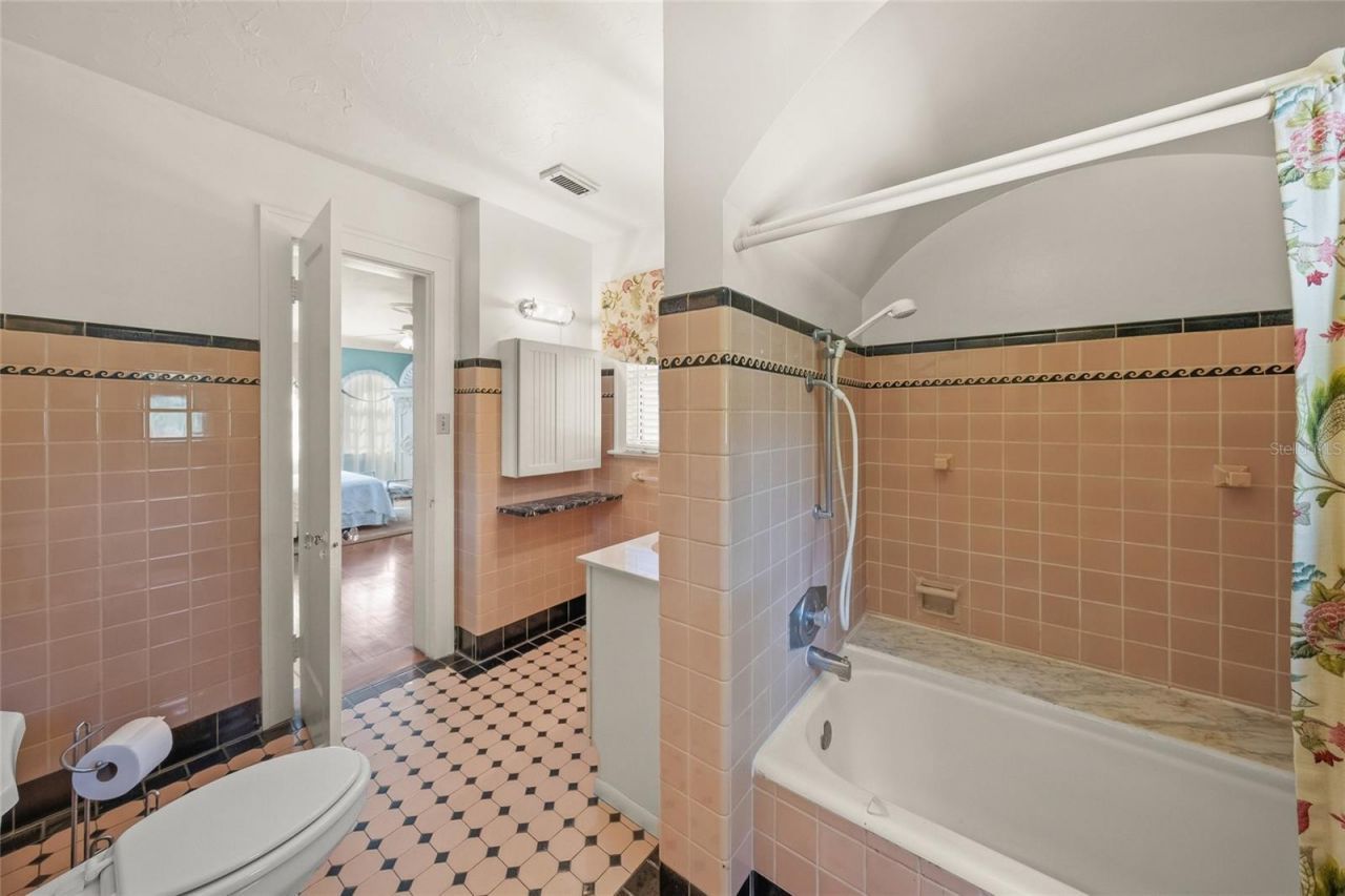 2830 Bay Shore Circle, Sarasota, FL 34234 Photo