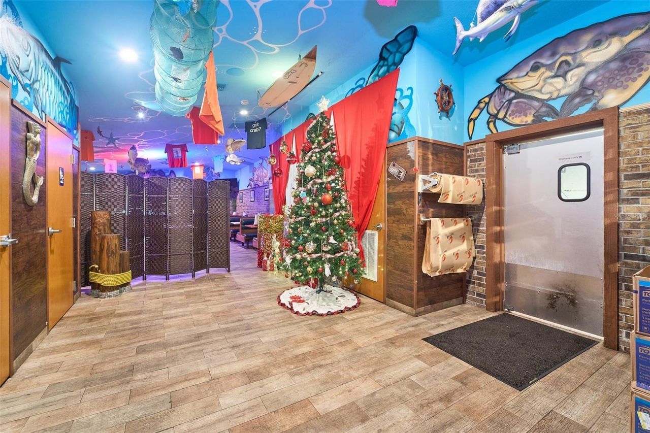 704 E Brandon Boulevard, Brandon, FL 33511 Photo