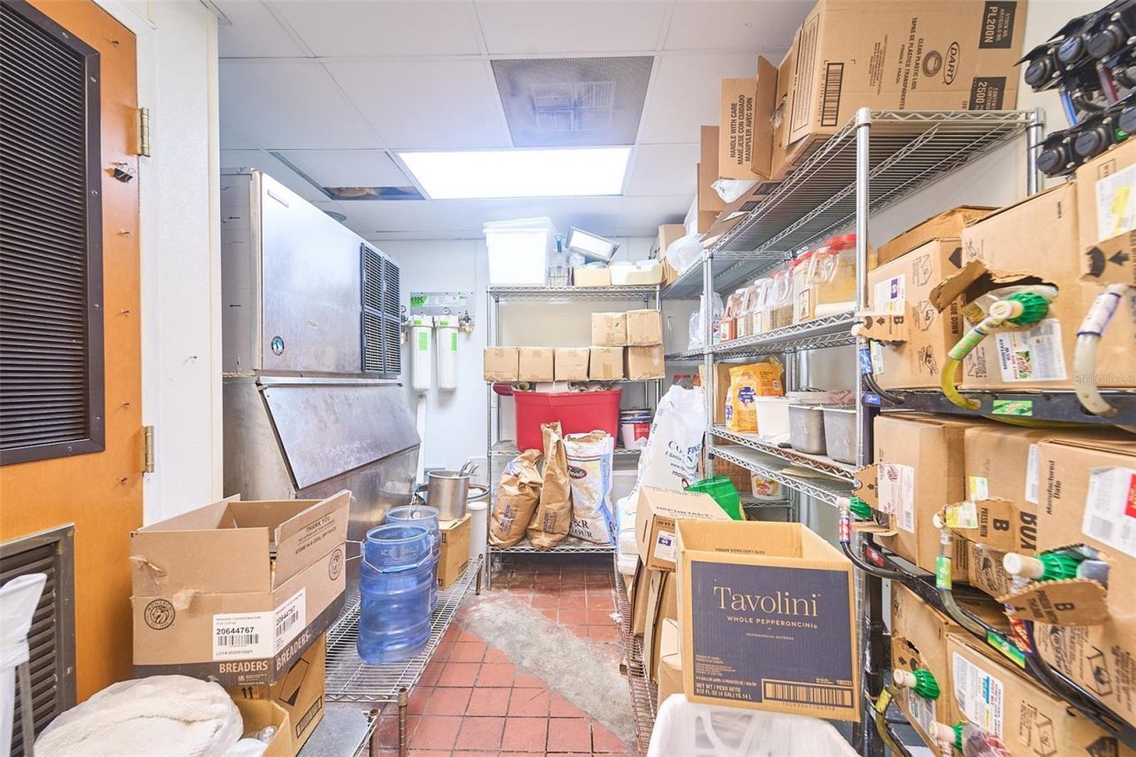 704 E Brandon Boulevard, Brandon, FL 33511 Photo