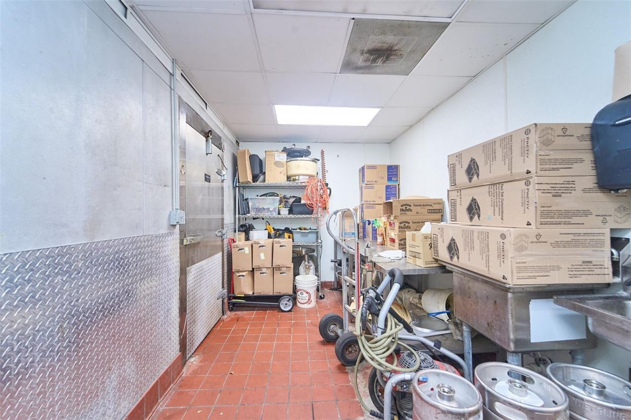 704 E Brandon Boulevard, Brandon, FL 33511 Photo