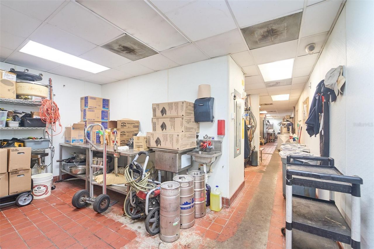 704 E Brandon Boulevard, Brandon, FL 33511 Photo