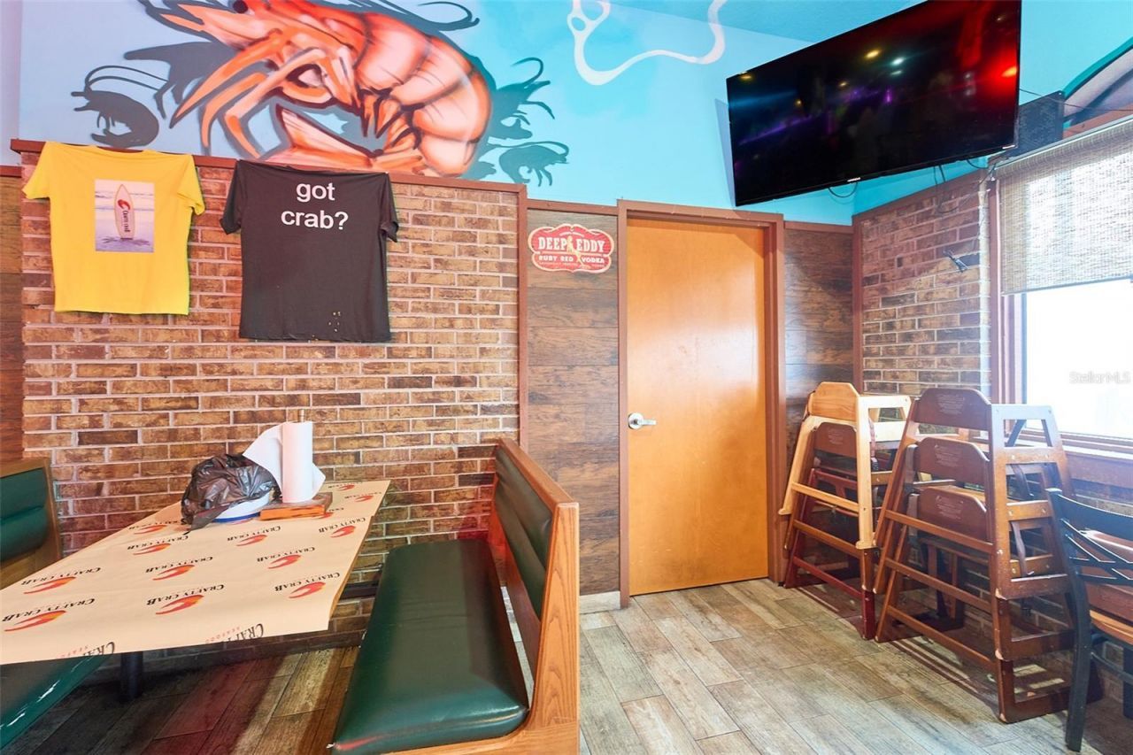 704 E Brandon Boulevard, Brandon, FL 33511 Photo