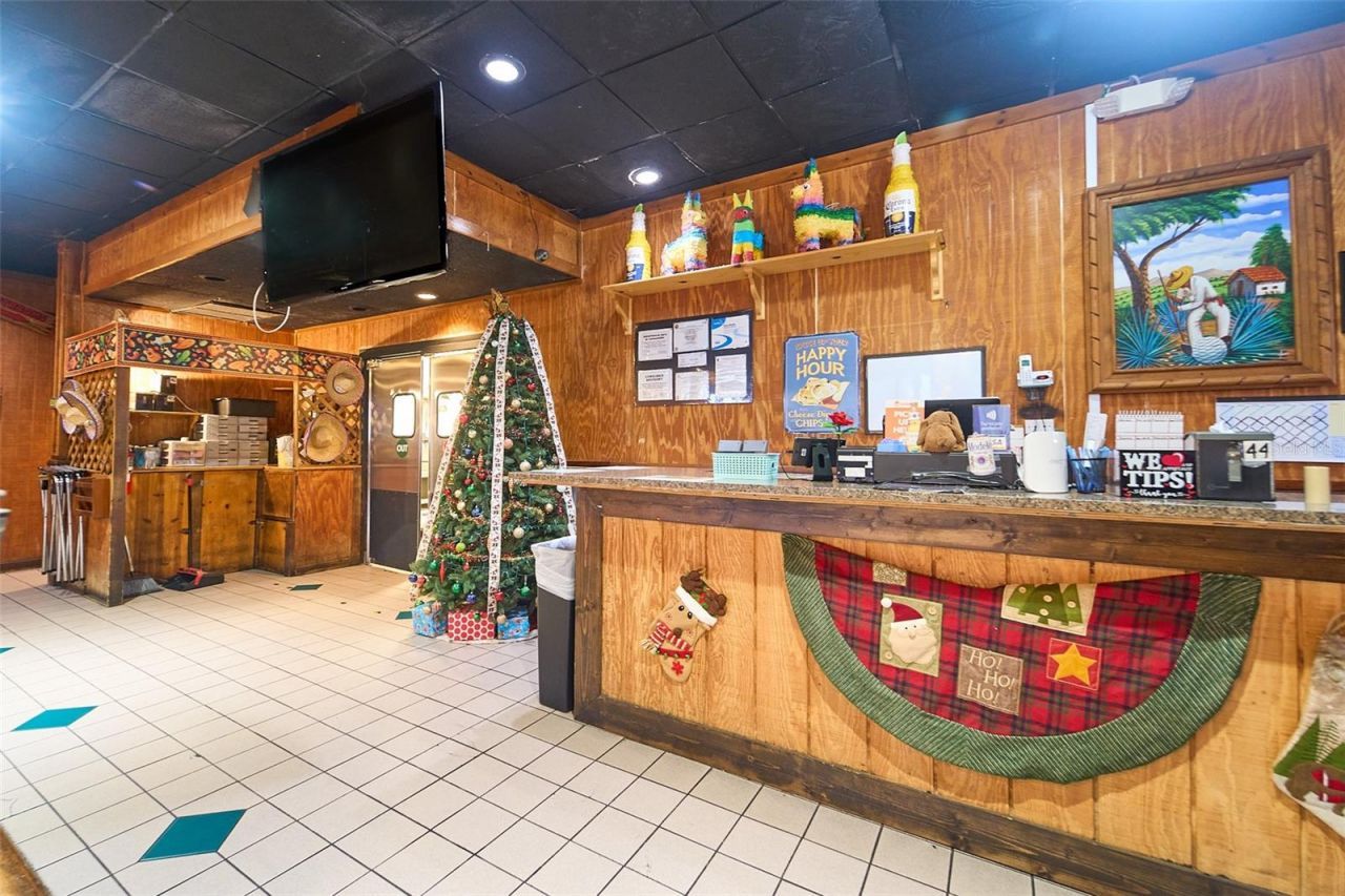 706 E Brandon Boulevard, Brandon, FL 33511 Photo