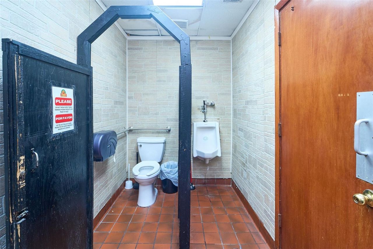 706 E Brandon Boulevard, Brandon, FL 33511 Photo