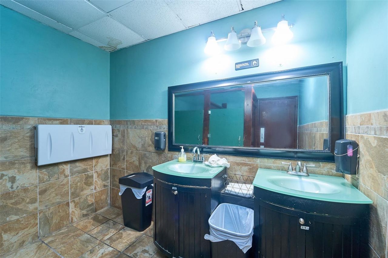 706 E Brandon Boulevard, Brandon, FL 33511 Photo
