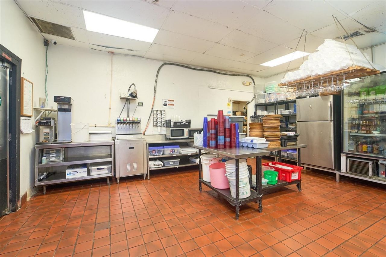 706 E Brandon Boulevard, Brandon, FL 33511 Photo