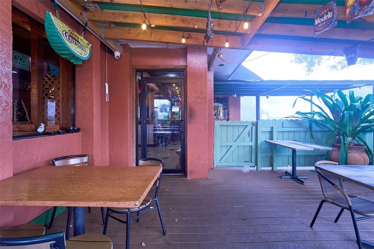 706 E Brandon Boulevard, Brandon, FL 33511 Photo