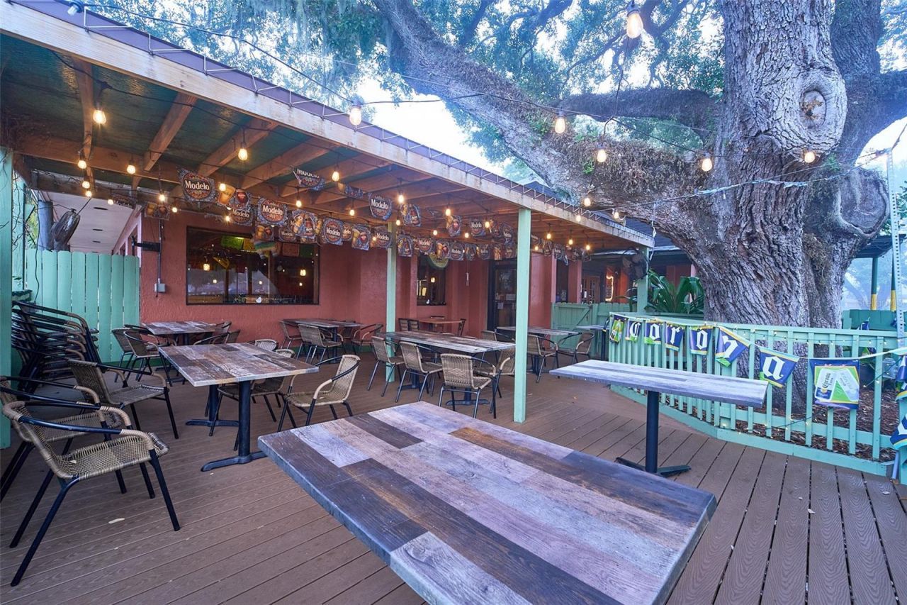 706 E Brandon Boulevard, Brandon, FL 33511 Photo