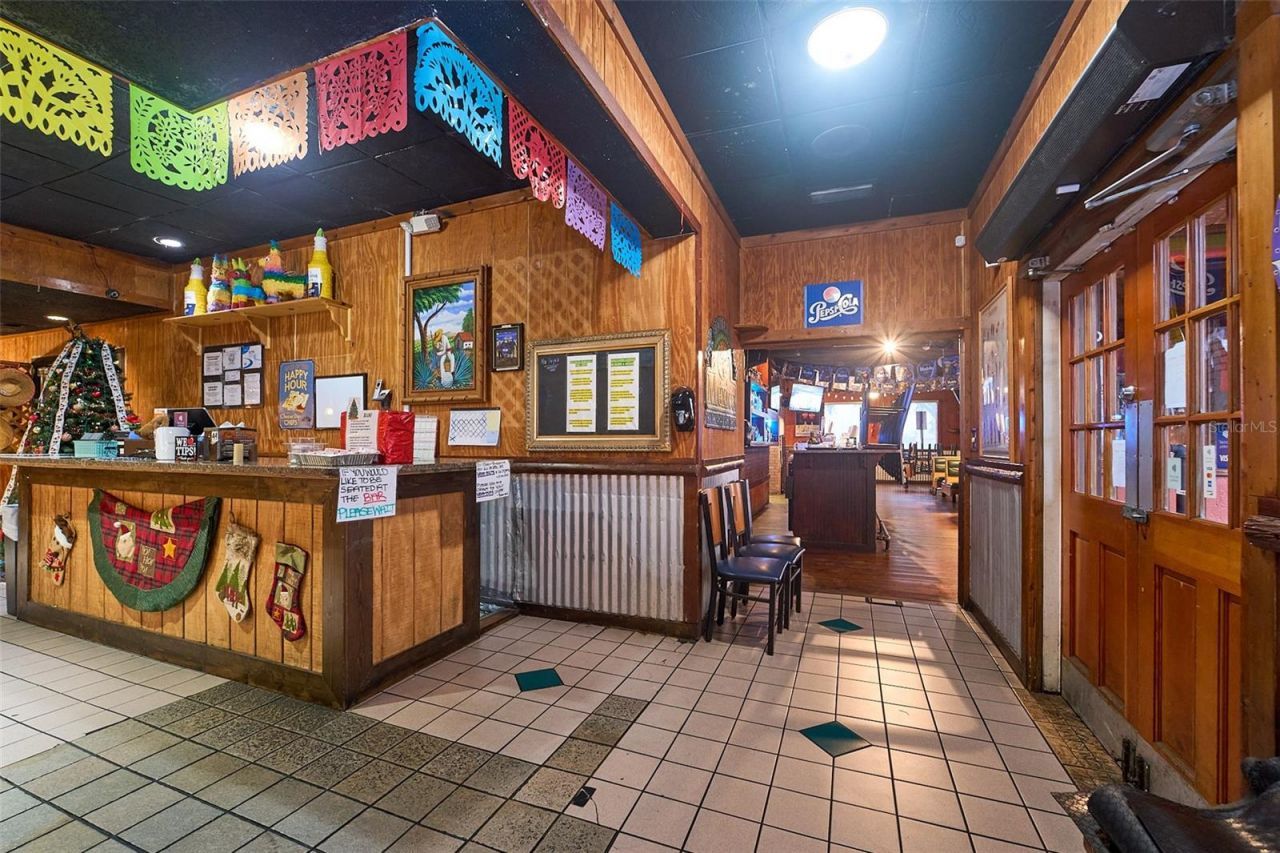 706 E Brandon Boulevard, Brandon, FL 33511 Photo