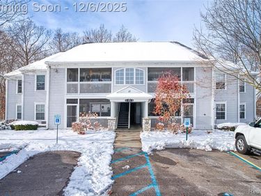 12274 Saint Andrews Way, Fenton Twp, MI 48430