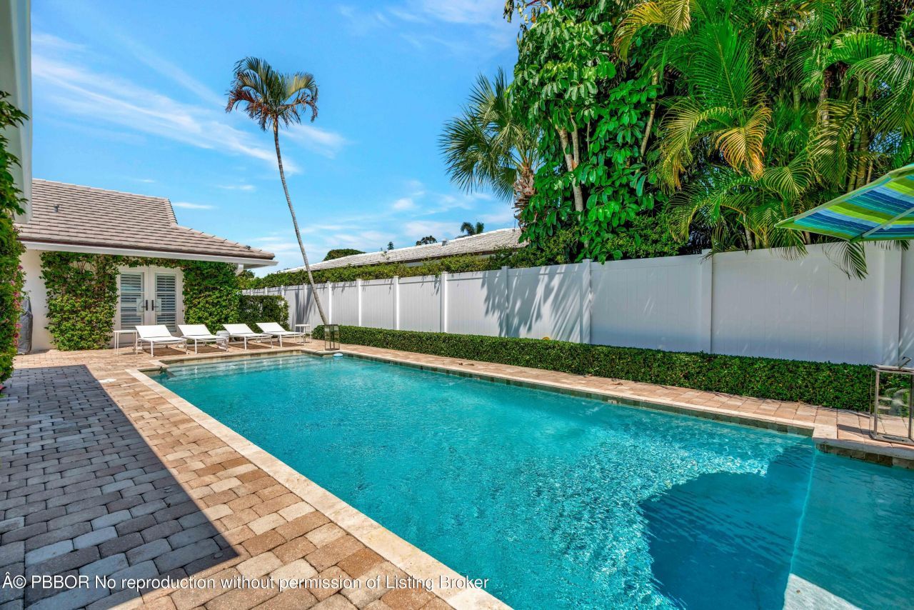 136 Worth Court S, West Palm Beach, FL 33405 Photo