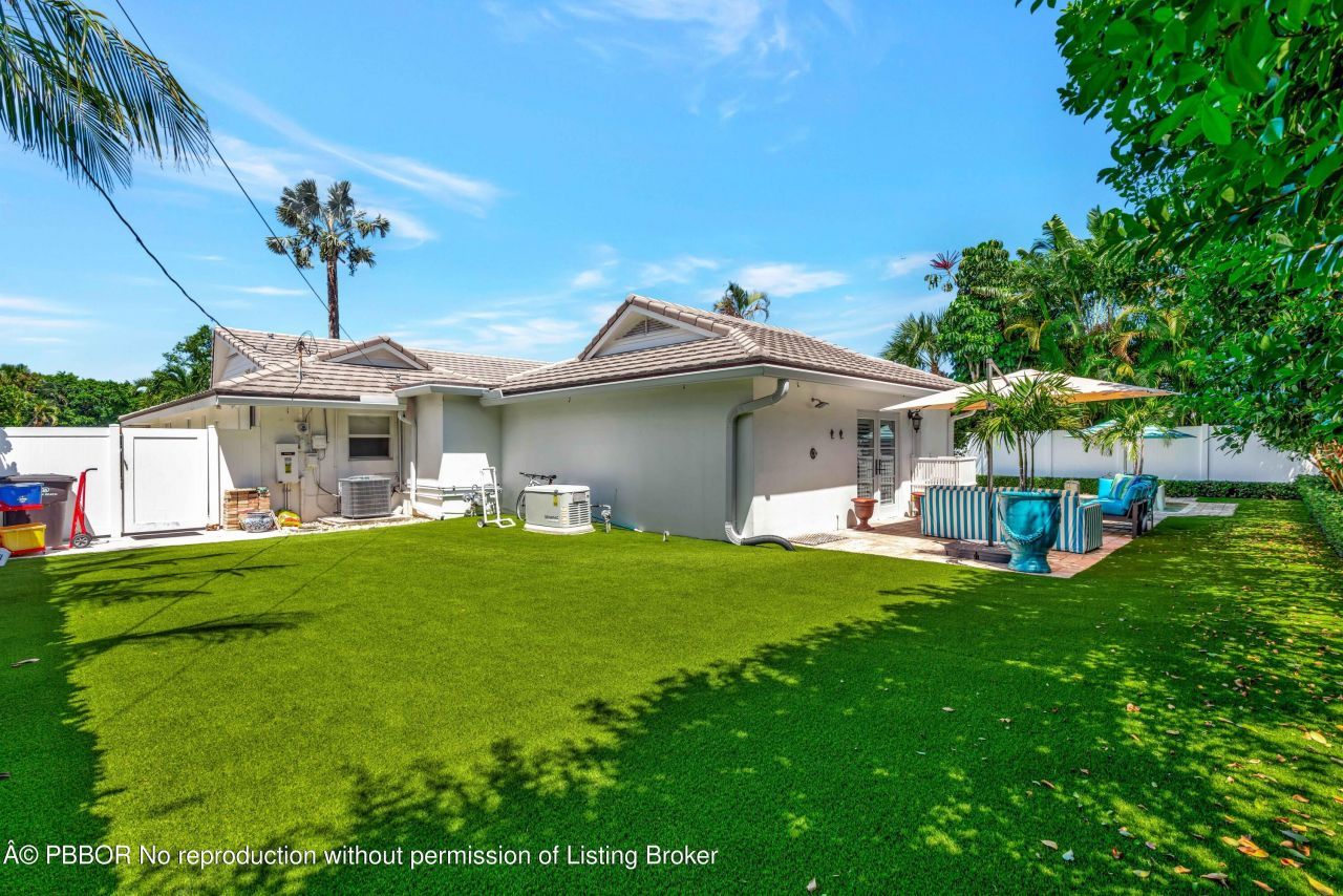 136 Worth Court S, West Palm Beach, FL 33405 Photo