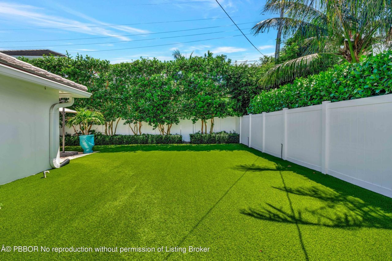 136 Worth Court S, West Palm Beach, FL 33405 Photo