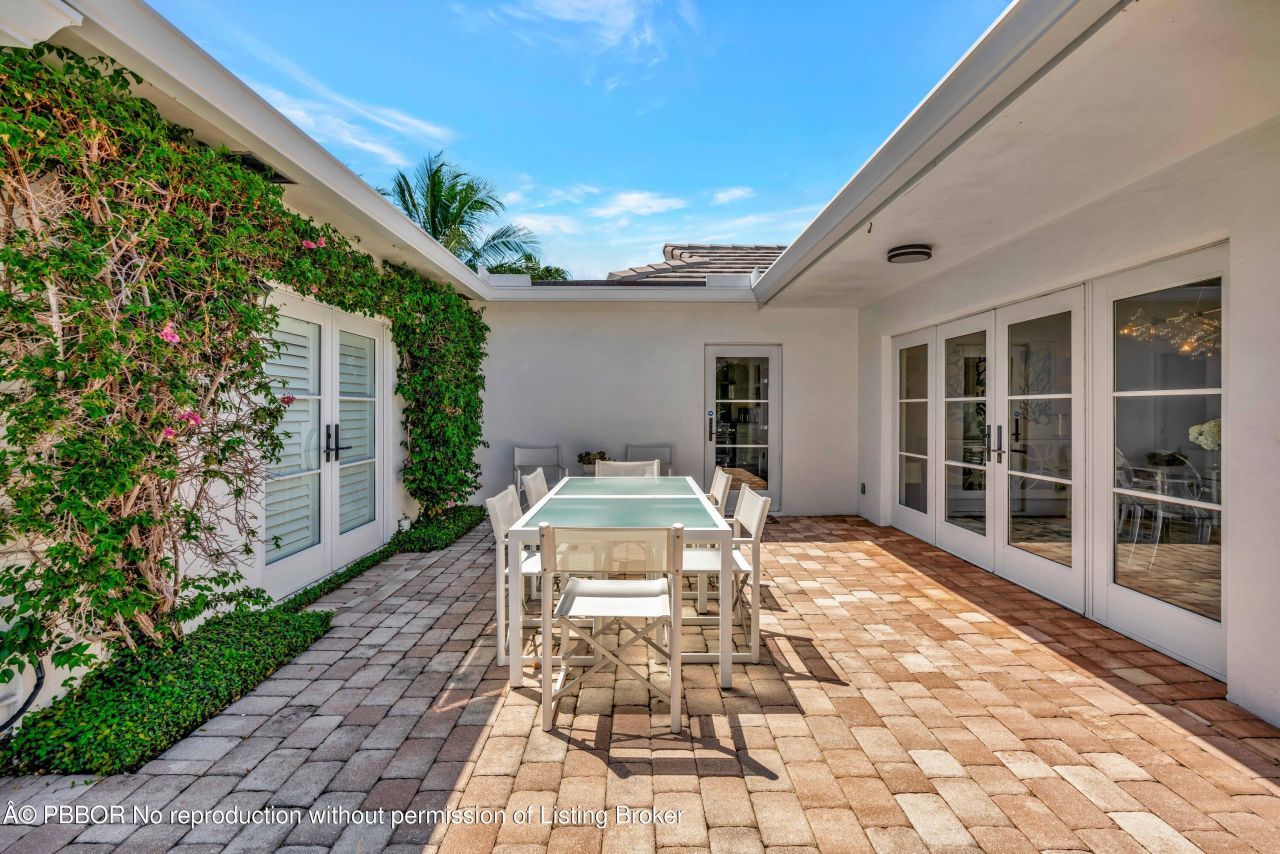 136 Worth Court S, West Palm Beach, FL 33405 Photo