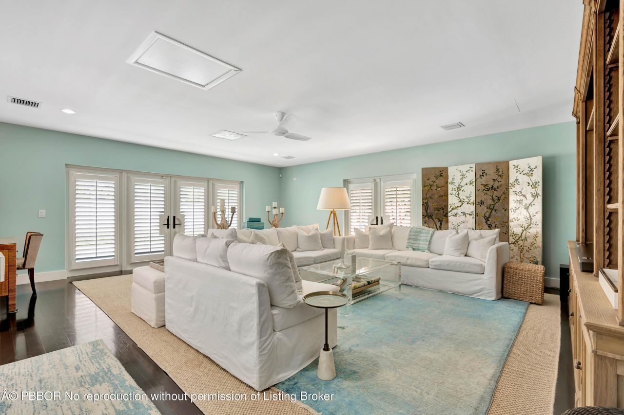 136 Worth Court S, West Palm Beach, FL 33405 Photo