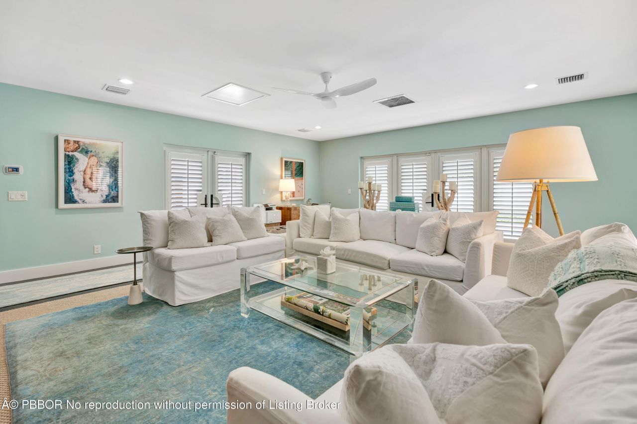 136 Worth Court S, West Palm Beach, FL 33405 Photo