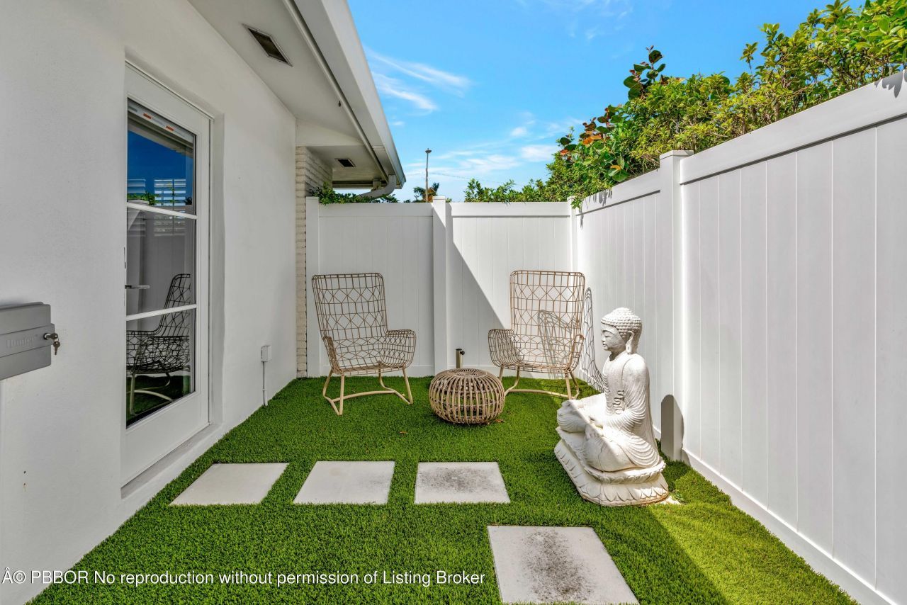 136 Worth Court S, West Palm Beach, FL 33405 Photo