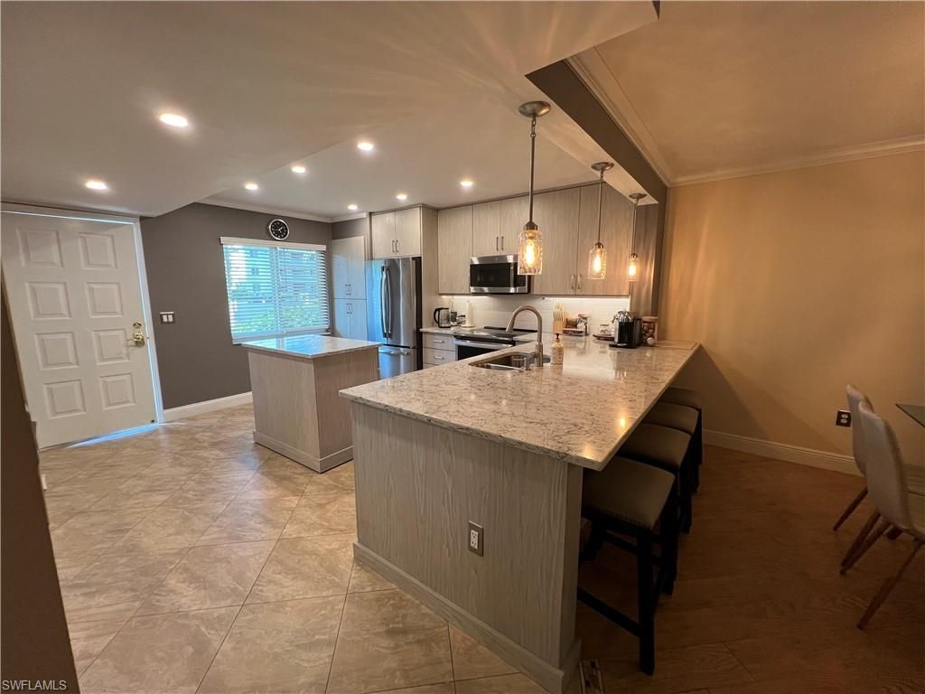 3051 Sandpiper Bay Cir, Unit I102, Naples, FL 34112 Photo