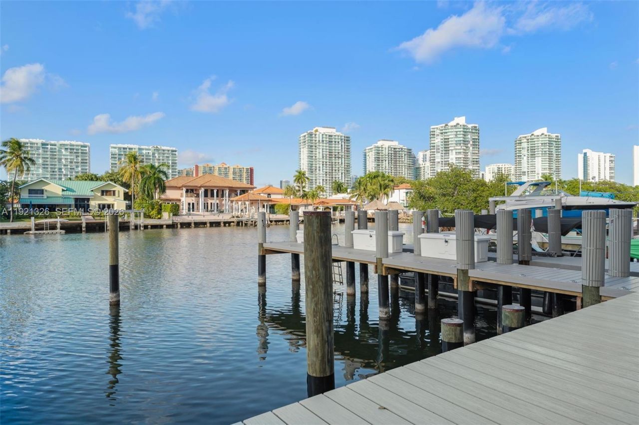 429 Poinciana Island Dr, Unit 1415, Sunny Isles Beach, FL 33160 Photo