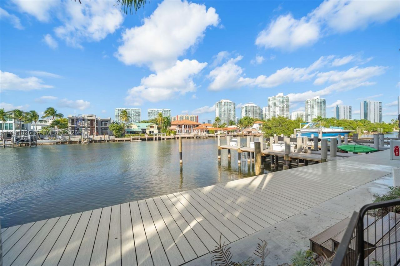 429 Poinciana Island Dr, Unit 1415, Sunny Isles Beach, FL 33160 Photo