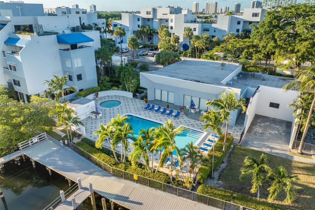 429 Poinciana Island Dr, Unit 1415, Sunny Isles Beach, FL 33160 Photo