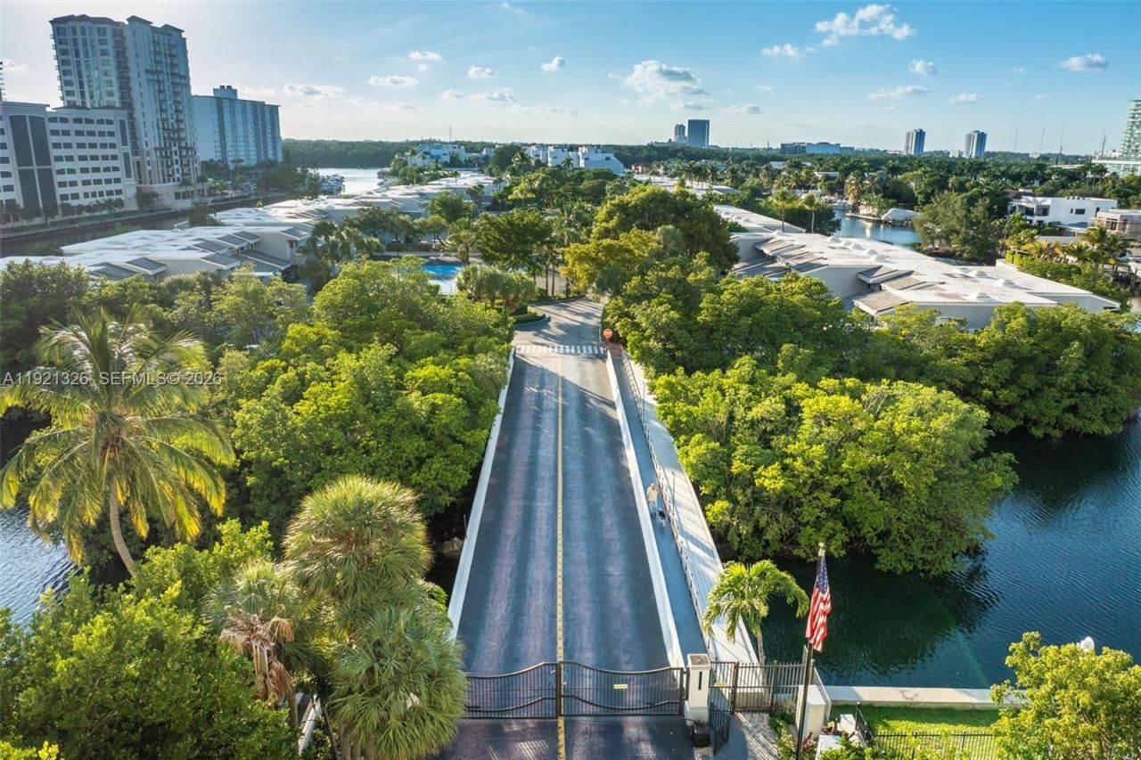 429 Poinciana Island Dr, Unit 1415, Sunny Isles Beach, FL 33160 Photo