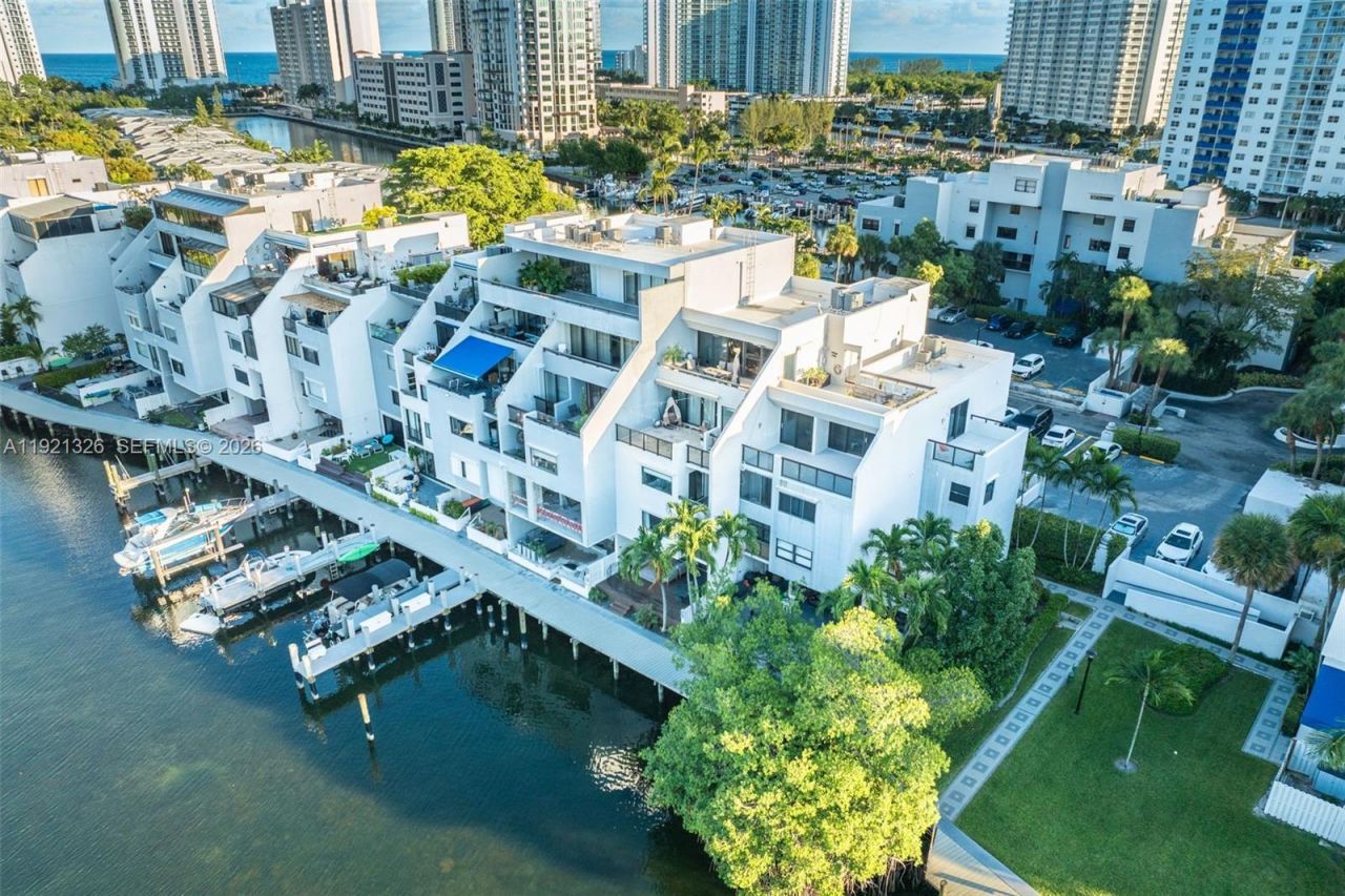 429 Poinciana Island Dr, Unit 1415, Sunny Isles Beach, FL 33160 Photo
