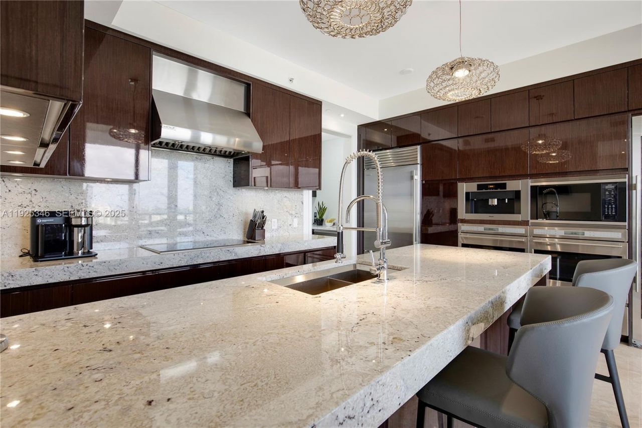 9705 Collins Ave, Unit 1403N, Bal Harbour, FL 33154 Photo